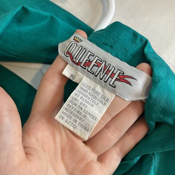 Vintage Queenie Womens Green Silk Short Sleeve Button Up Shirt Size S Secretary - Picture 5 of 10